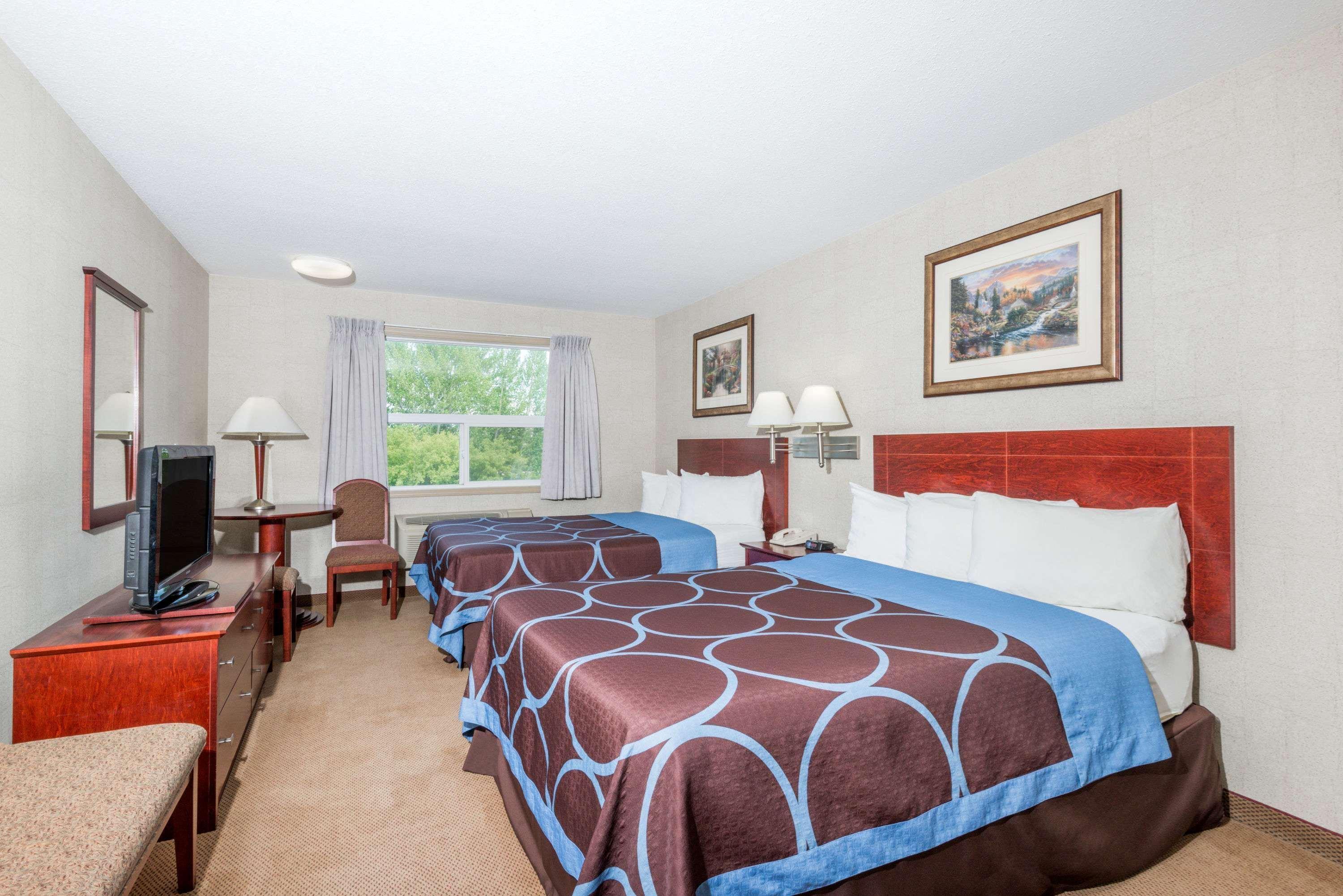 Super 8 By Wyndham Red Deer City Centre מראה חיצוני תמונה