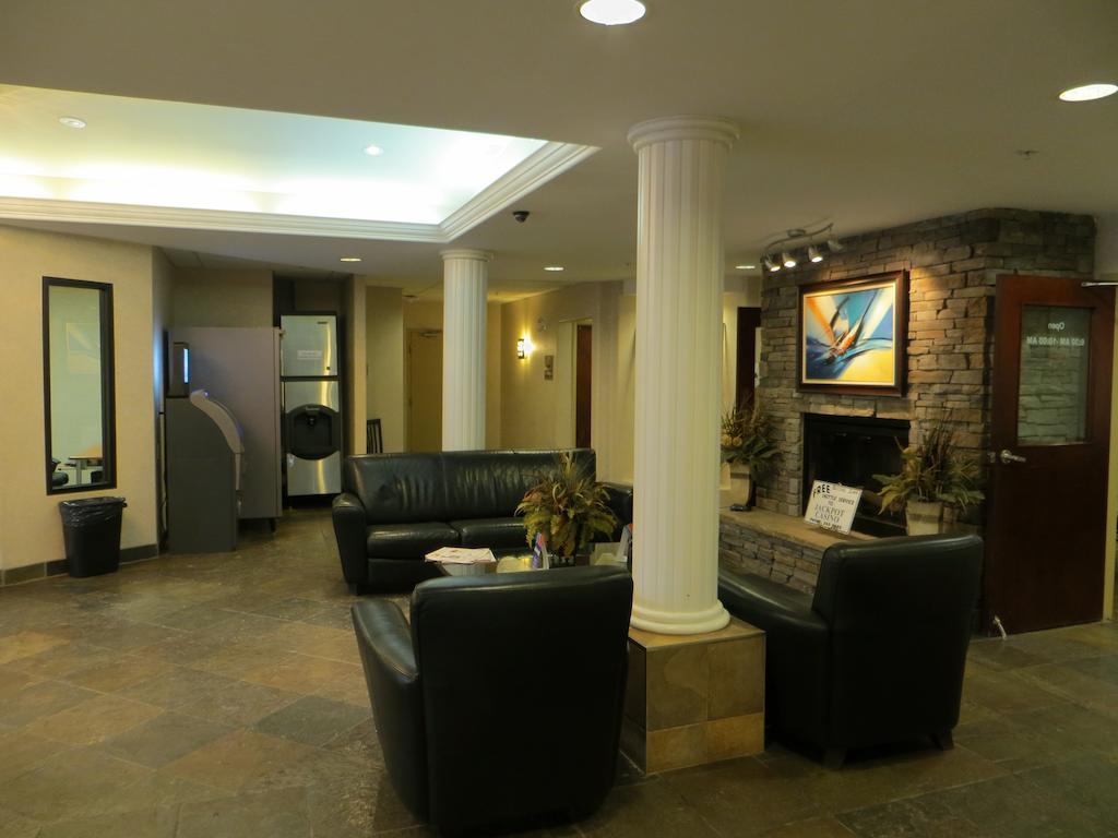 Super 8 By Wyndham Red Deer City Centre מראה חיצוני תמונה
